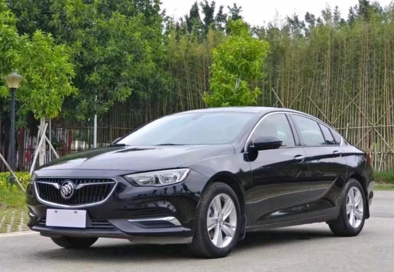 汕头19年别克君威3