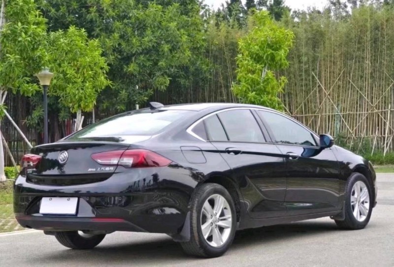 汕头19年别克君威5