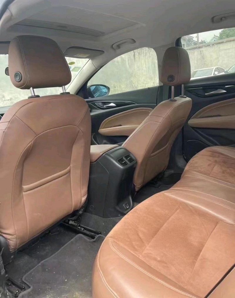 汕头19年别克君威8