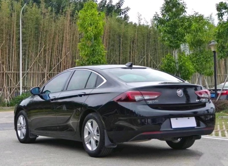 汕头19年别克君威9