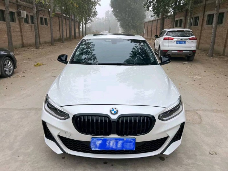 保定21年宝马1系1