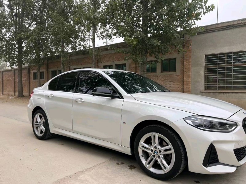 保定21年宝马1系2