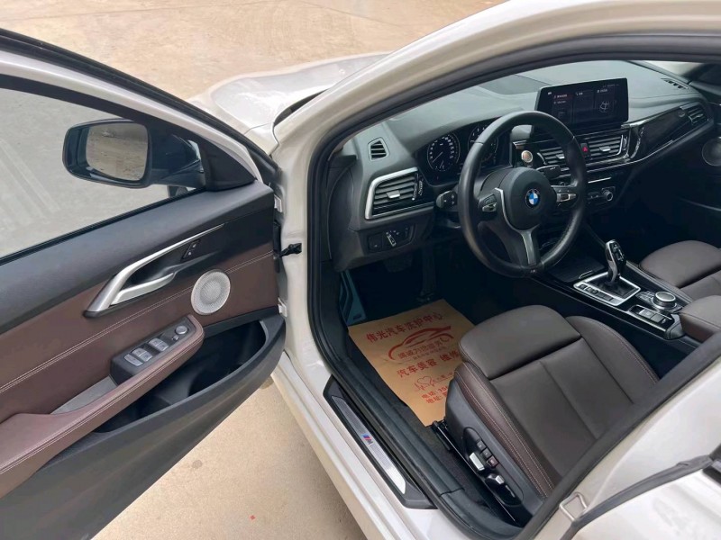 保定21年宝马1系4