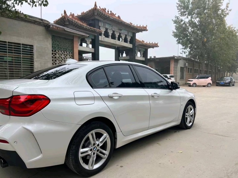 保定21年宝马1系8