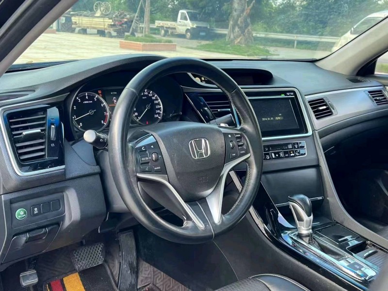 汕头15年本田思铂睿4