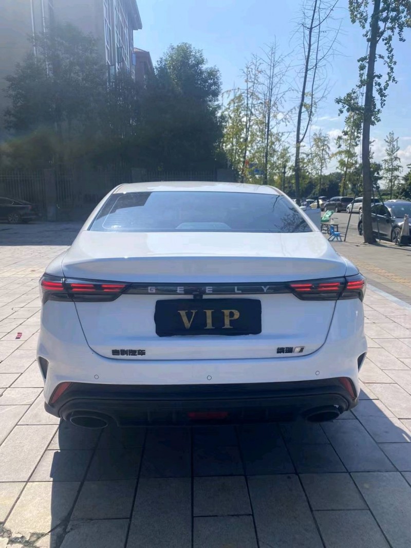 成都22年吉利缤瑞7