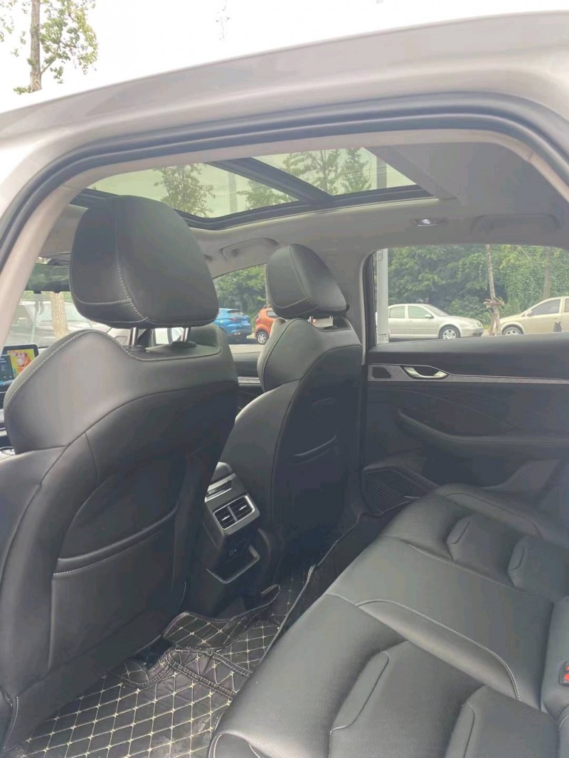 成都21年吉利星瑞5