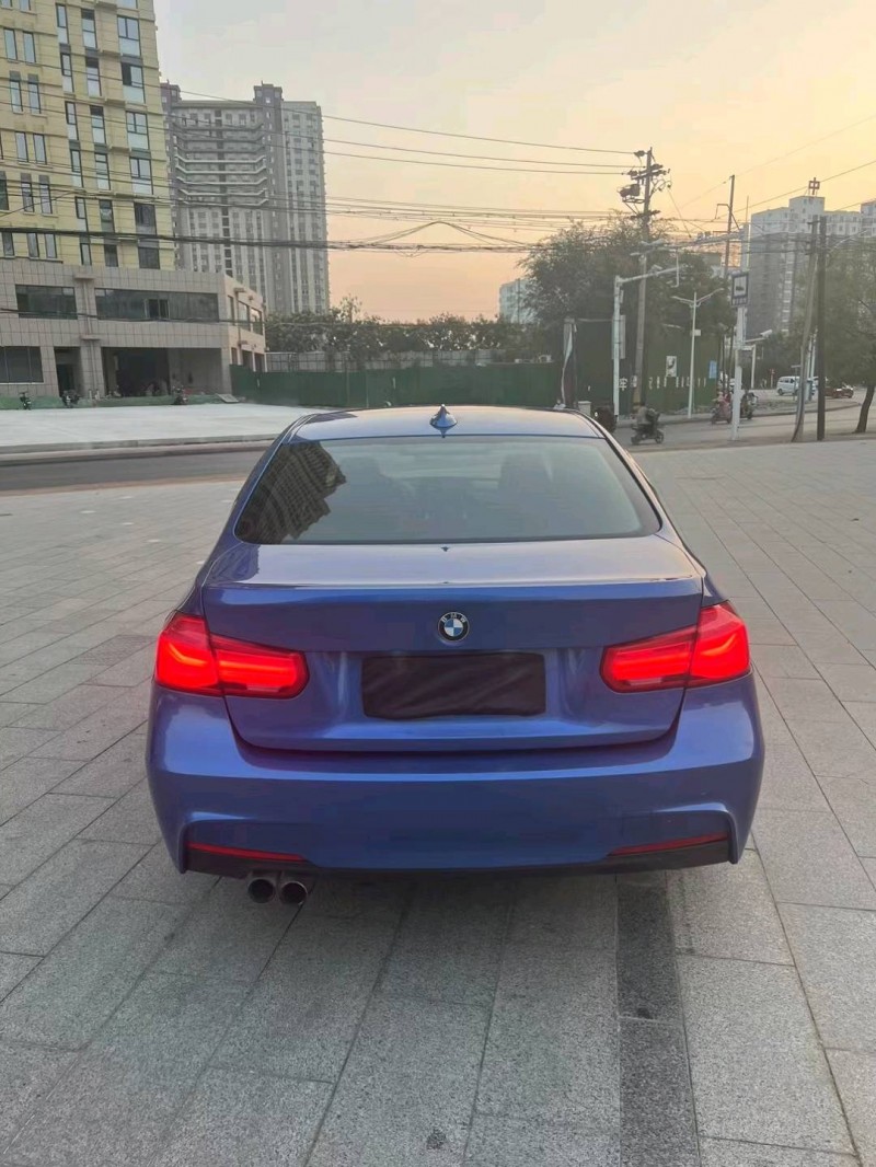 济宁17年宝马3系9