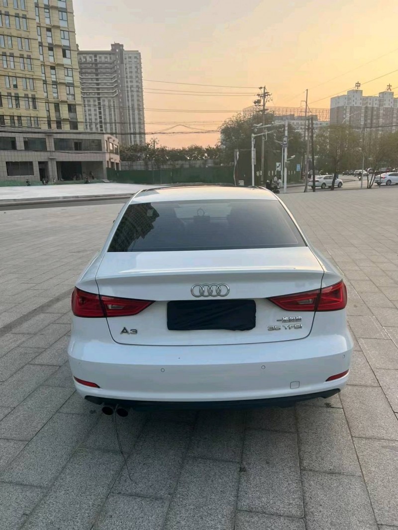 济宁17年奥迪A39