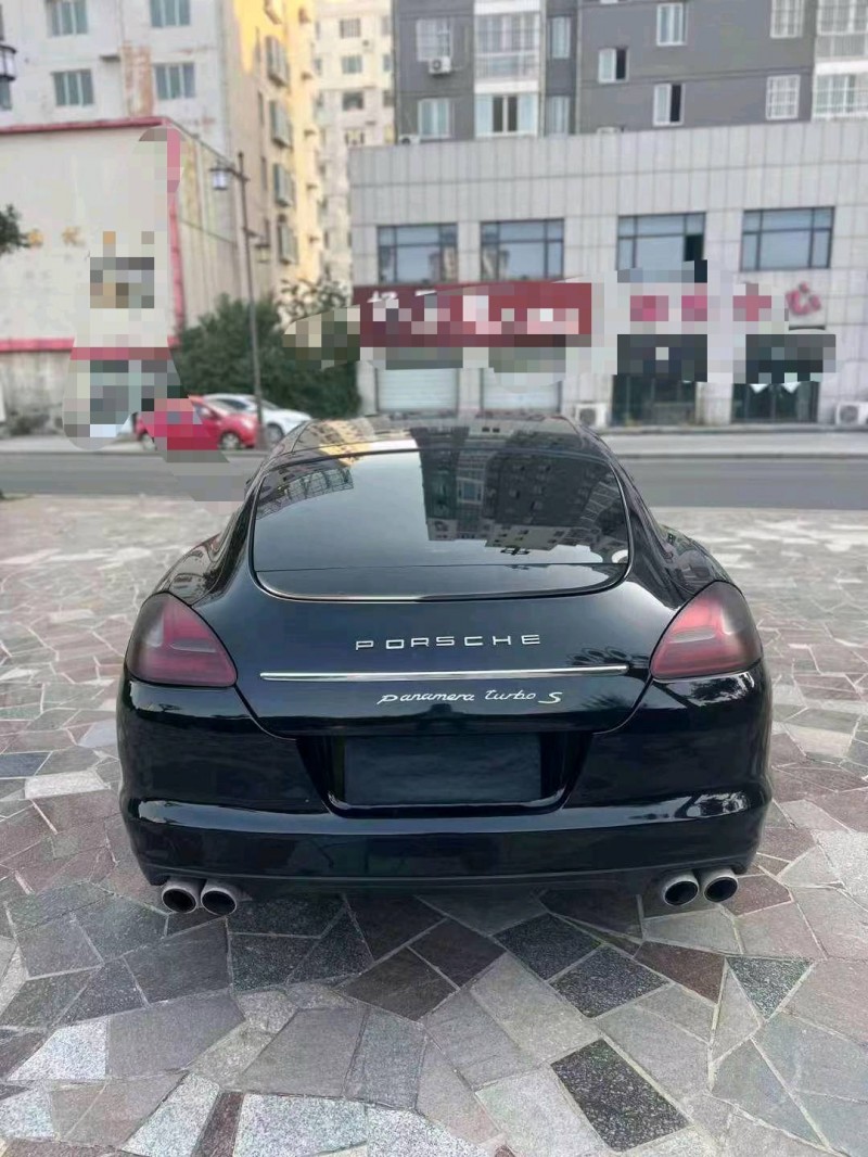 济宁11年保时捷帕拉梅拉7