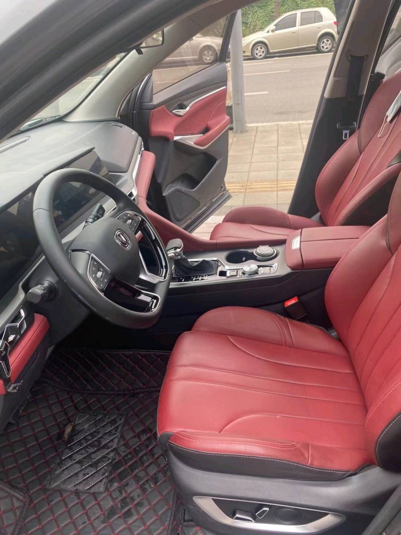 成都21年长安汽车CS756