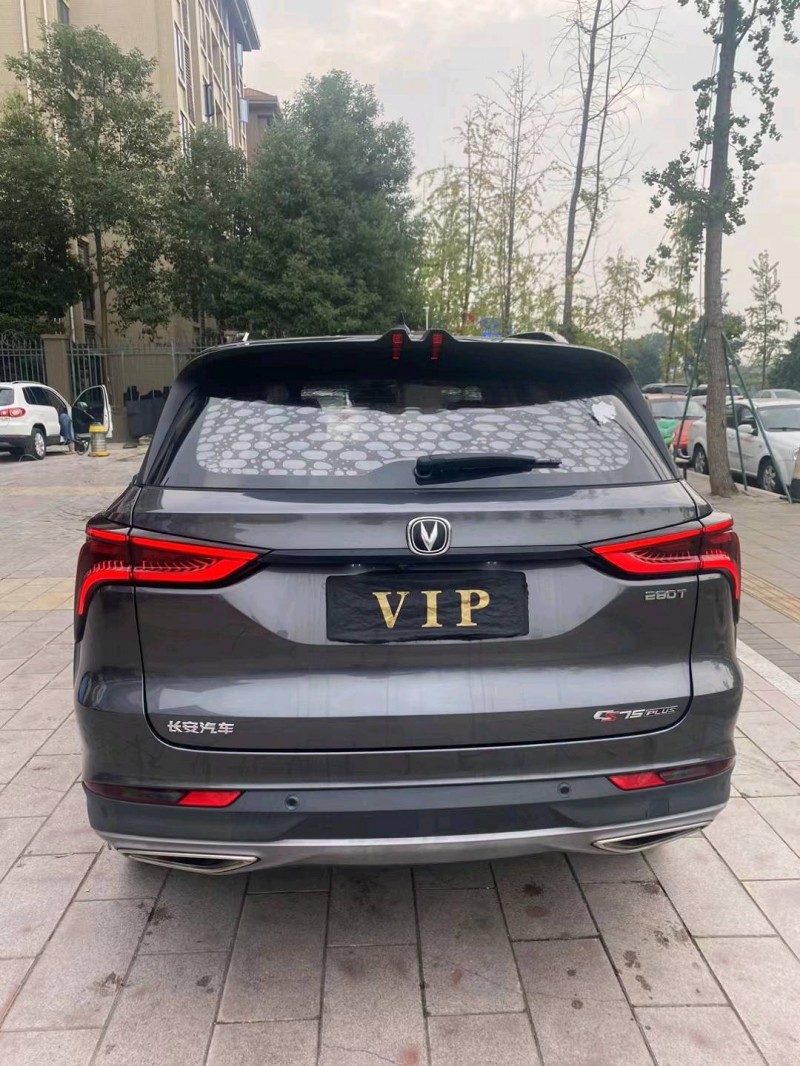 成都21年长安汽车CS758