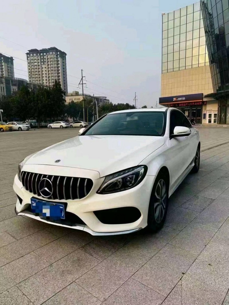 济宁17年奔驰C2