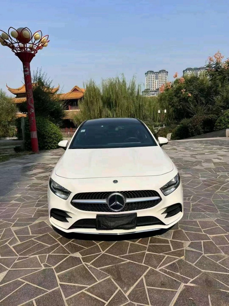 济宁19年奔驰A1