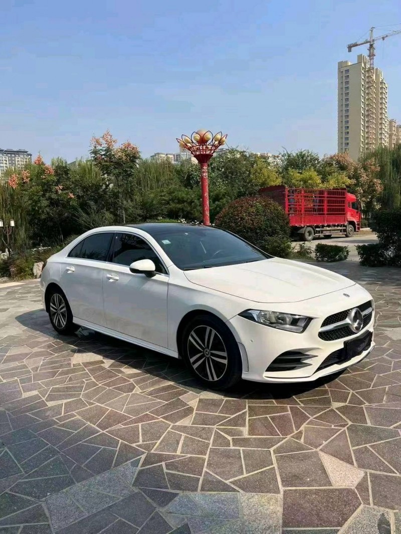 济宁19年奔驰A3