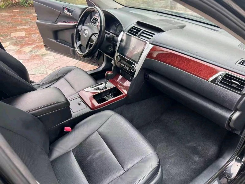 济宁14年丰田凯美瑞5