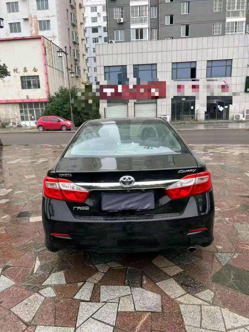 济宁14年丰田凯美瑞8