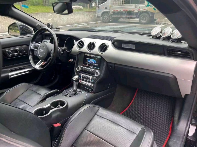 济宁16年福特野马5