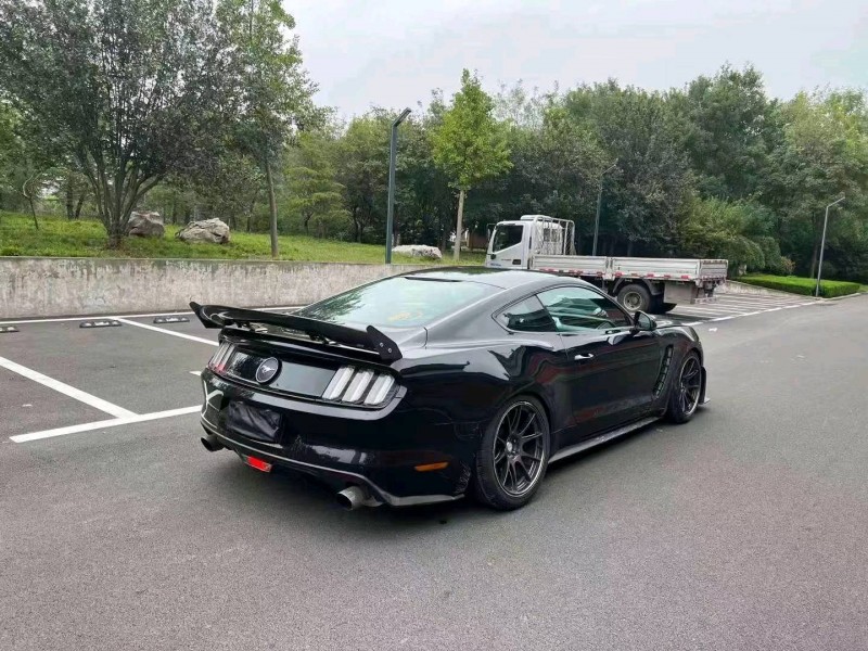 济宁16年福特野马7