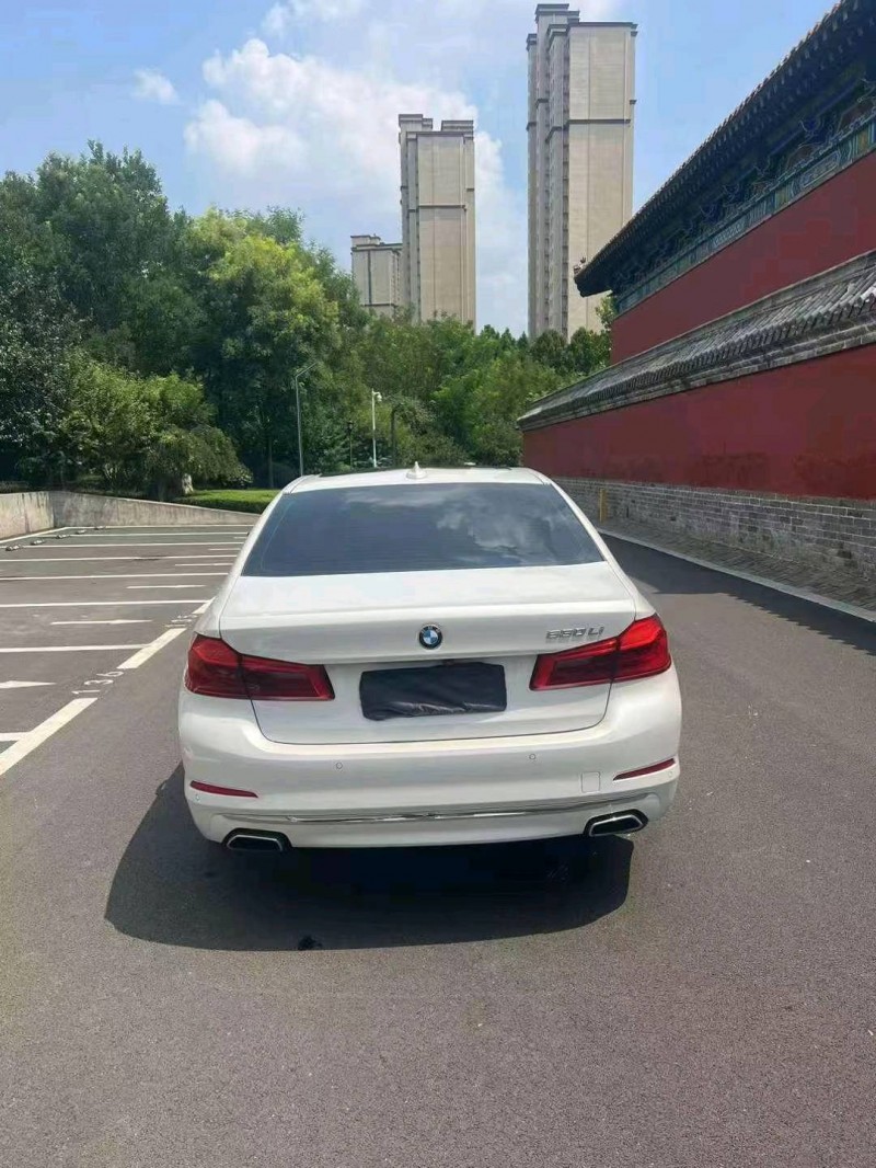 济宁19年宝马5系9