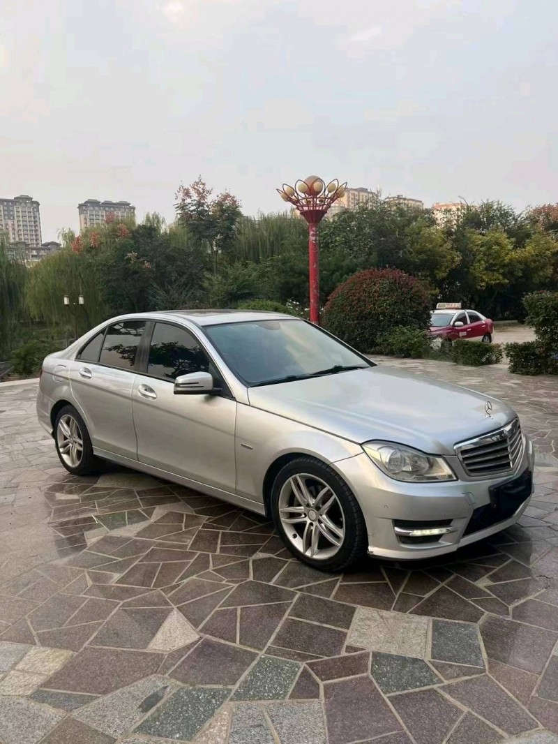 济宁13年奔驰C3
