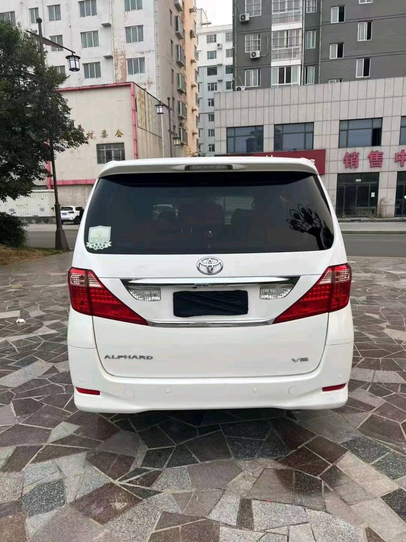 济宁14年丰田埃尔法9