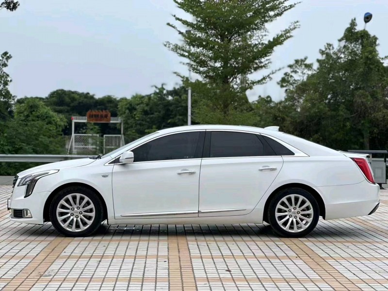 汕头18年凯迪拉克XTS3