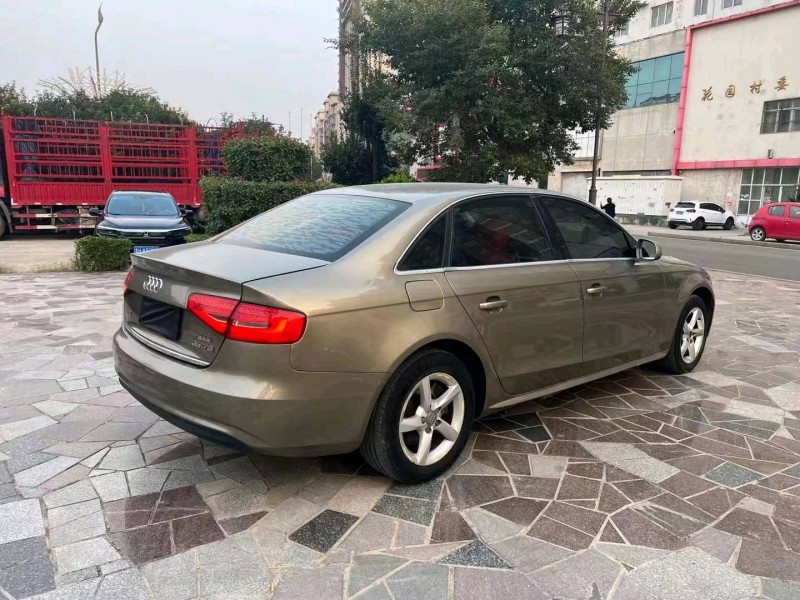 济宁14年奥迪A4L7