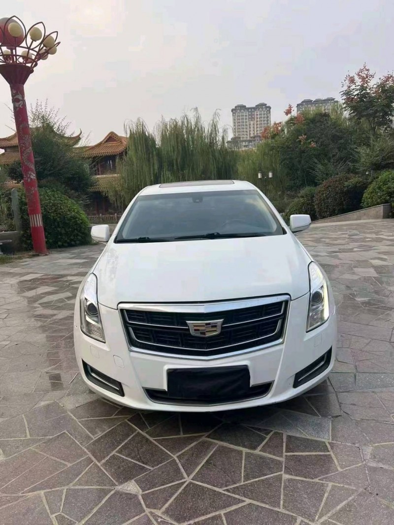济宁17年凯迪拉克XTS1