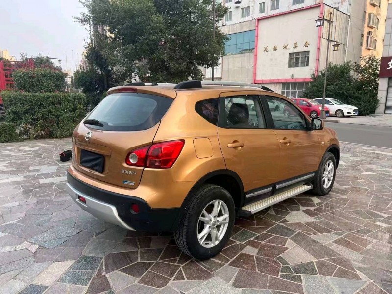 济宁13年日产逍客8