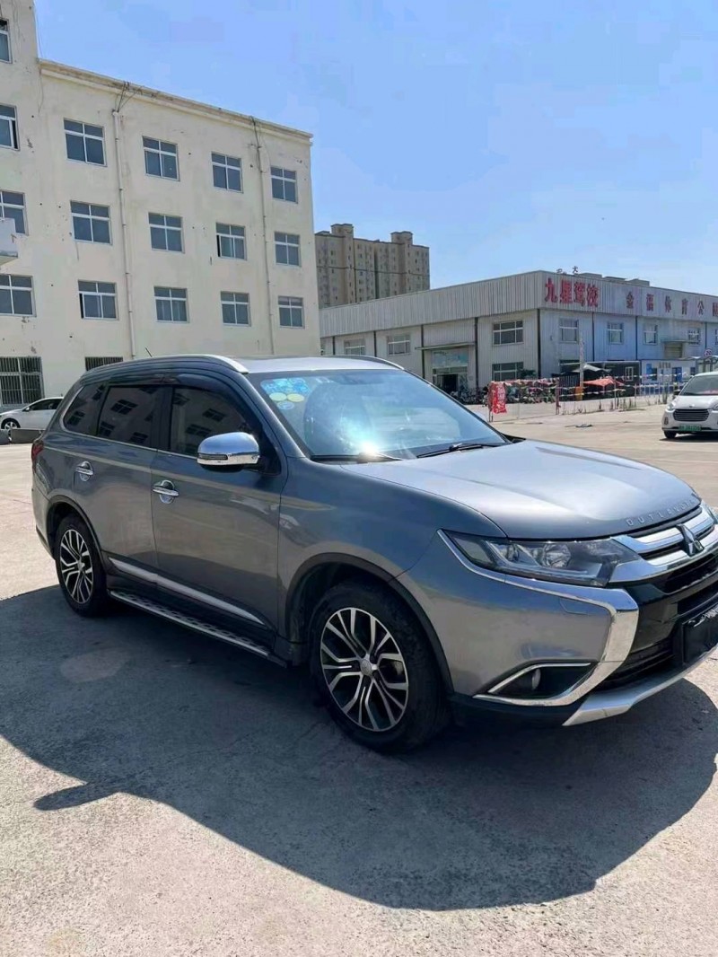 济宁16年三菱欧蓝德3