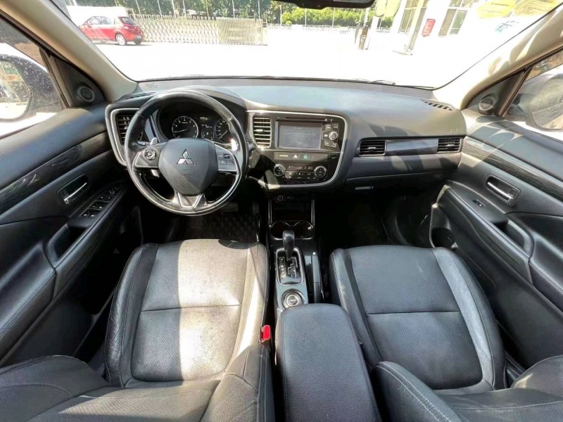 济宁16年三菱欧蓝德4