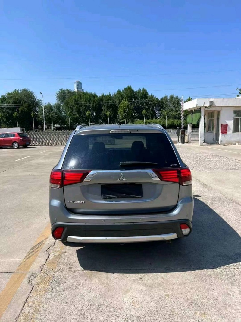 济宁16年三菱欧蓝德9