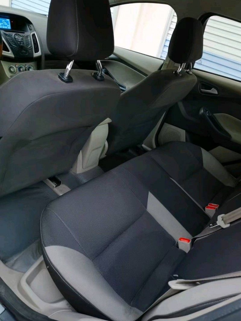 东营12年福特福克斯5