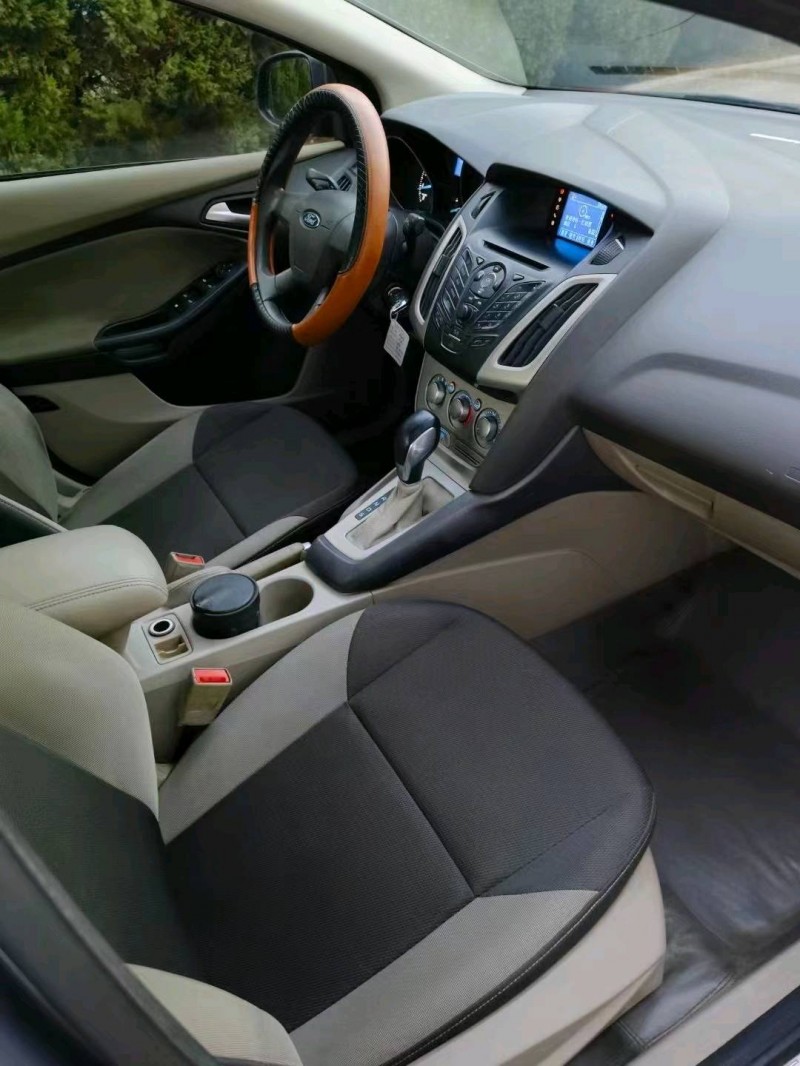 东营12年福特福克斯6