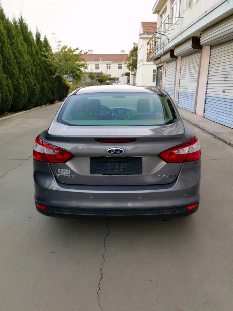 东营12年福特福克斯9