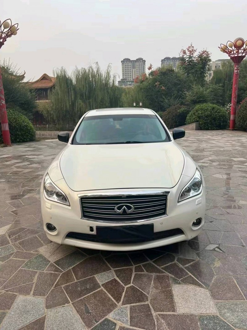 济宁15年英菲尼迪Q701