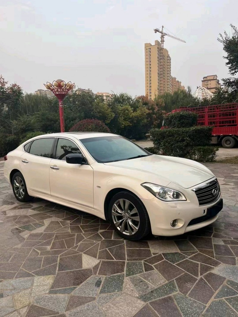 济宁15年英菲尼迪Q703