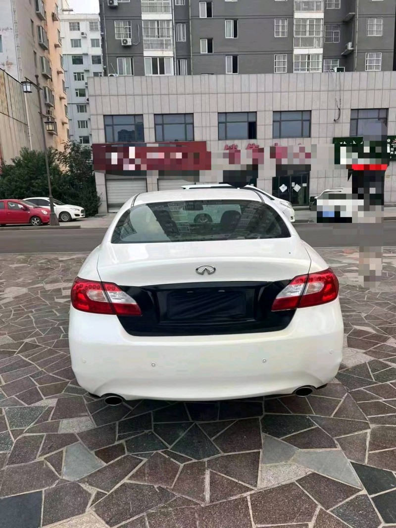 济宁15年英菲尼迪Q709