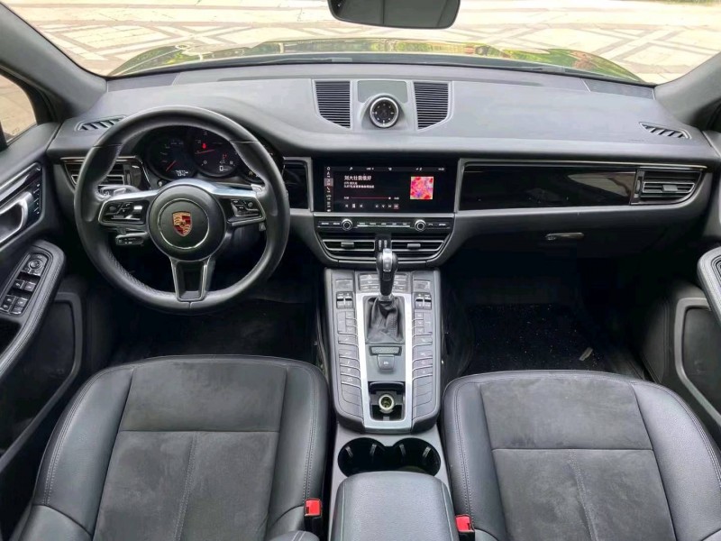 济宁19年保时捷Macan4
