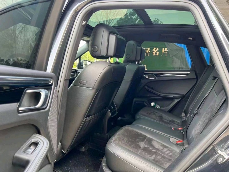 济宁19年保时捷Macan5
