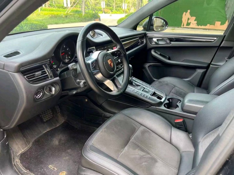 济宁19年保时捷Macan6