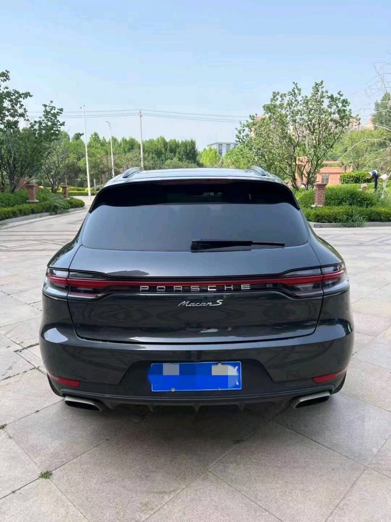 济宁19年保时捷Macan9