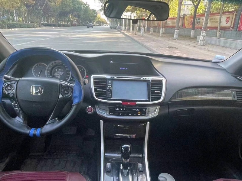 保定15年本田雅阁7