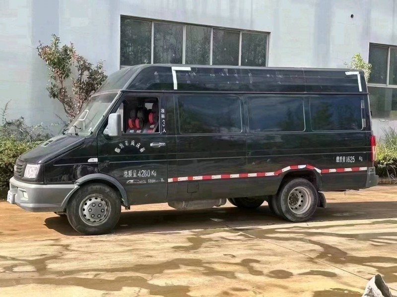 昆明19年依維柯房車2