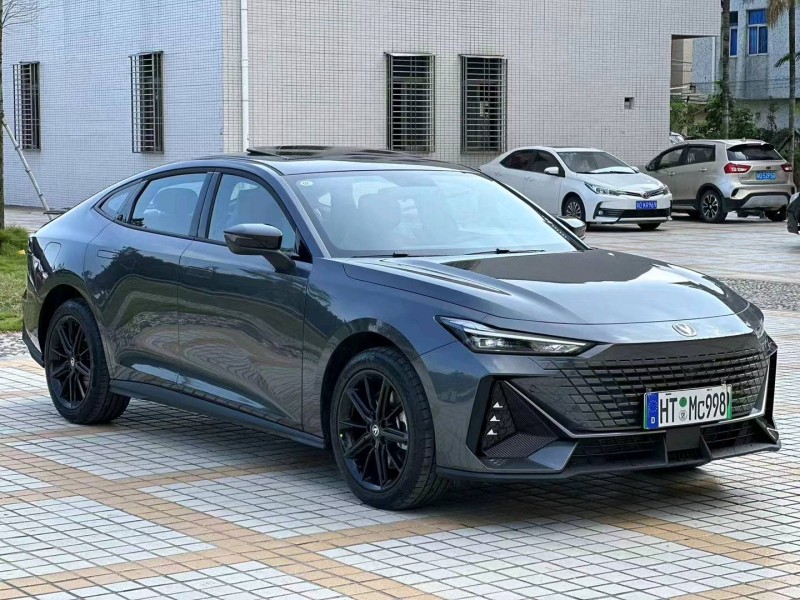 汕头23年长安汽车UNI-V2