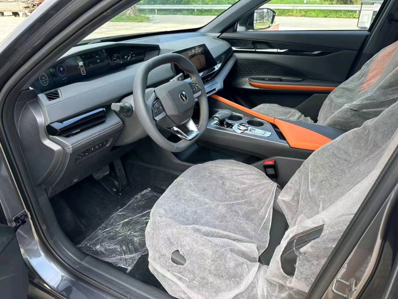 汕头23年长安汽车UNI-V4