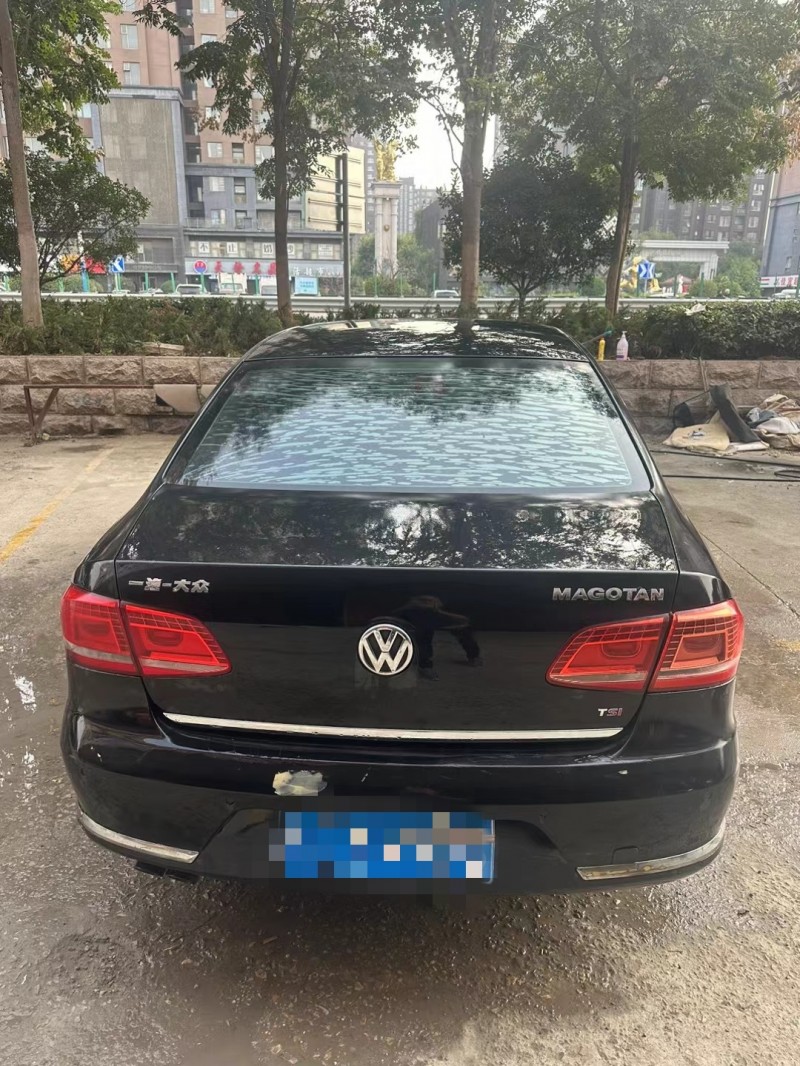 济宁14年大众迈腾8