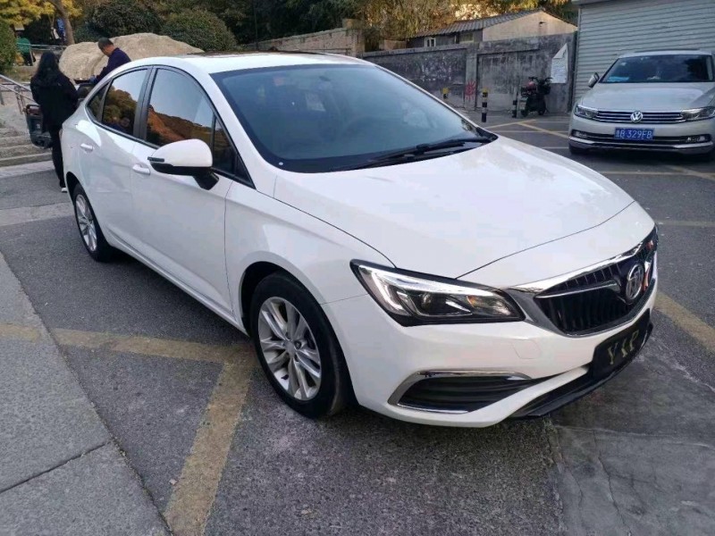 枣庄18年别克威朗2