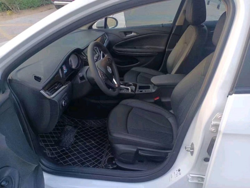 枣庄18年别克威朗4